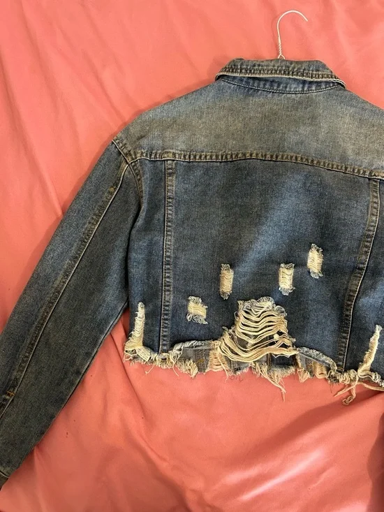 Cropped Distressed Denim Jacket - Blue - Picture 5 of 7